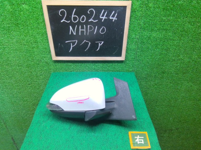 アクア 右サイドミラー DAA-NHP10 87910-52D70