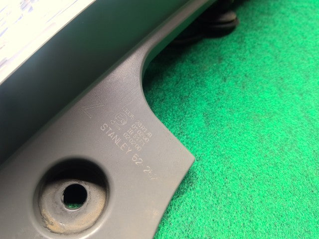 アクア 左テールランプ DAA-NHP10 81560-52691