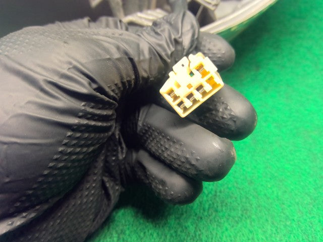 アクア 左テールランプ DAA-NHP10 81560-52691