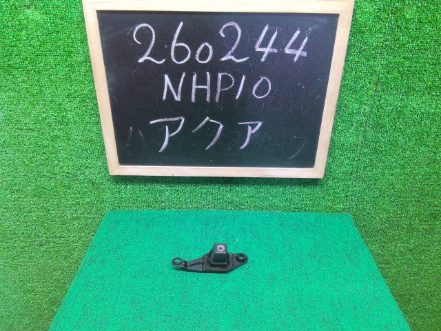 アクア カメラ DAA-NHP10 86790-52140