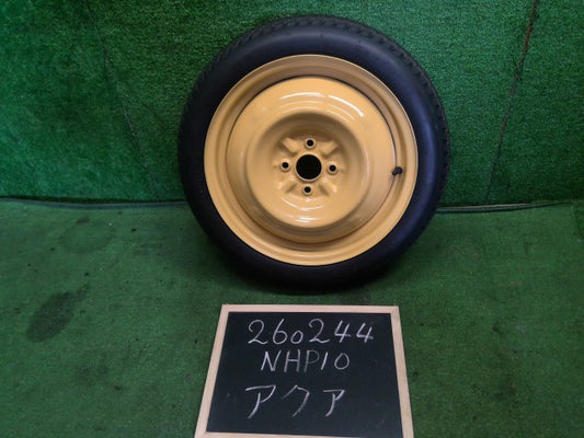 アクア テンパータイヤ DAA-NHP10 42611-1A240