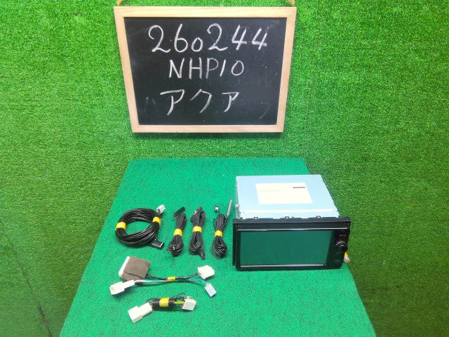 アクア カーナビゲーション DAA-NHP10