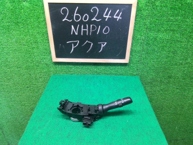 アクア ライトスイッチ DAA-NHP10 84140-42070