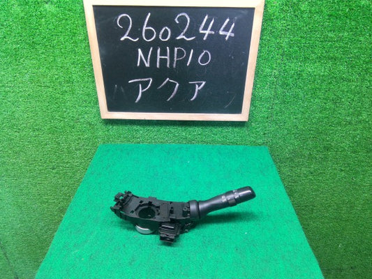 アクア ライトスイッチ DAA-NHP10 84140-42070