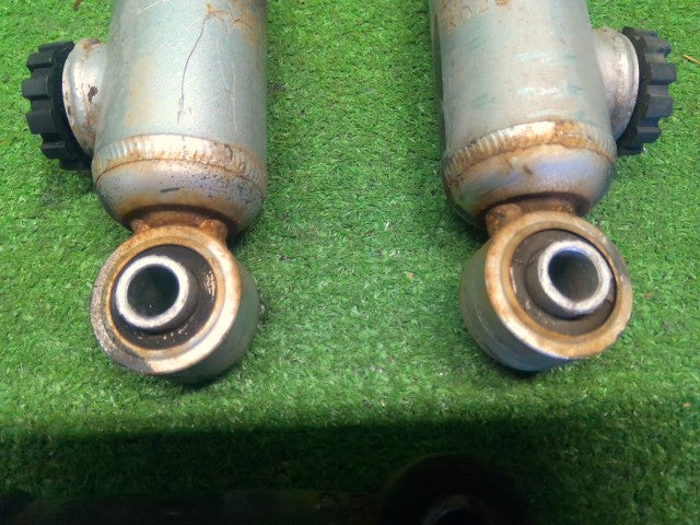 【中古】ジムニー ABA-JB23W ＴＡＮＩＧＵＴＩ ショックアブソーバー