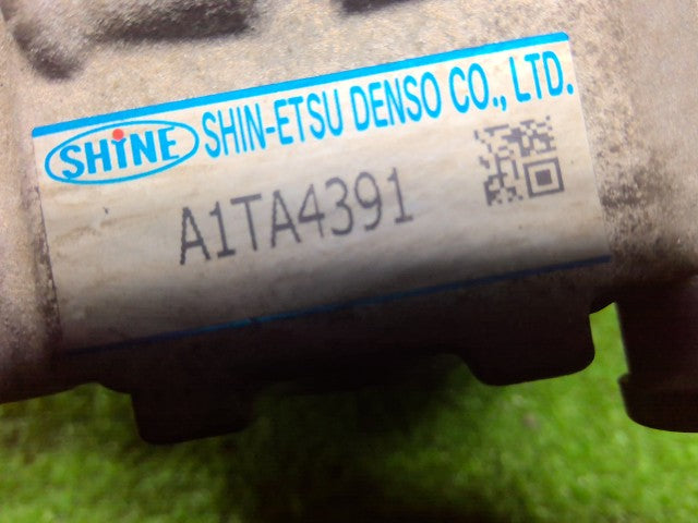 【中古】ジムニー ABA-JB23W オルタネーター 31400-76J10