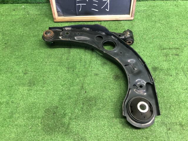 デミオ 右Ｆロアアーム LDA-DJ5AS D09M-34-300A