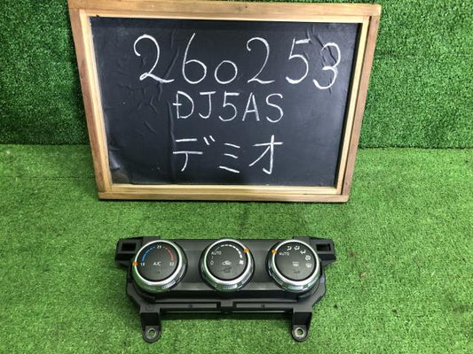 デミオ Ａ／Ｃスイッチパネル LDA-DJ5AS D10B-61-190C