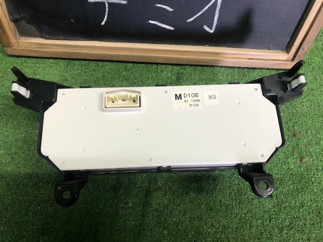 デミオ Ａ／Ｃスイッチパネル LDA-DJ5AS D10B-61-190C