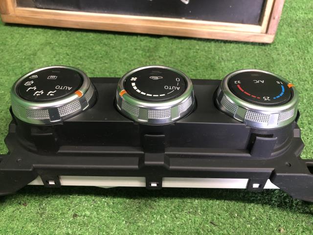 デミオ Ａ／Ｃスイッチパネル LDA-DJ5AS D10B-61-190C