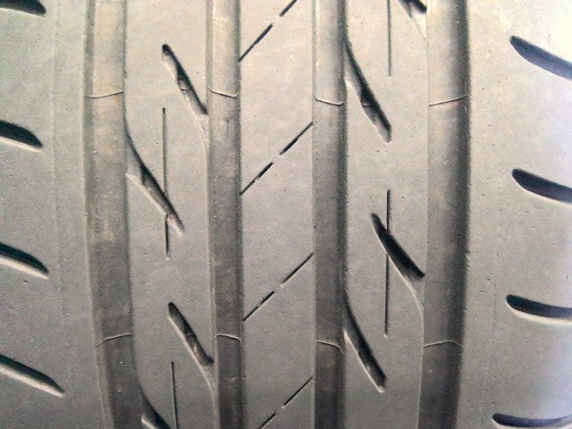 【中古】ノーマルタイヤ 17インチ 20年製 215/50R17