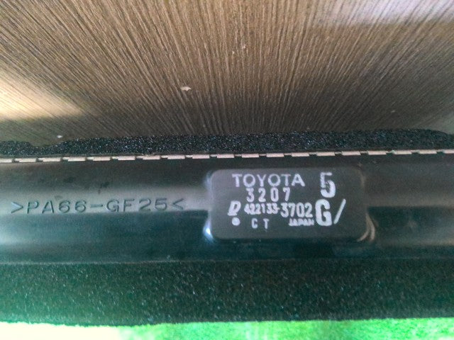 【中古】センチュリー DBA-GZG50 ラジエータ 16400-32070