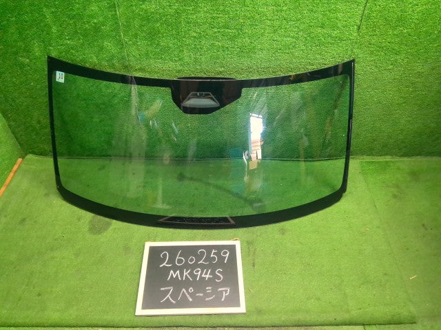 【中古】スペーシア 5AA-MK94S フロントウインドガラス 84510-53U01