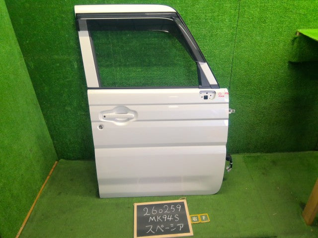【中古】スペーシア 5AA-MK94S 右フロントドア 68001-53U00