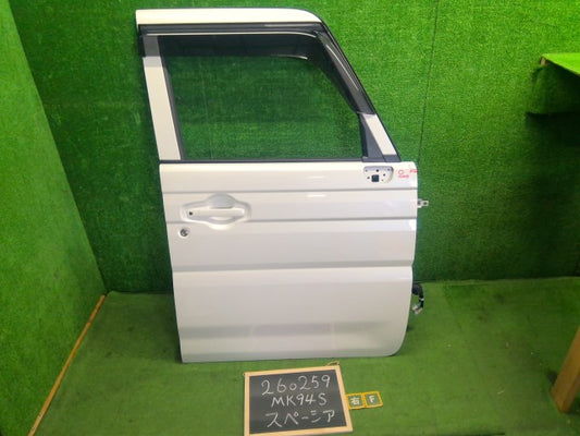 【中古】スペーシア 5AA-MK94S 右フロントドア 68001-53U00