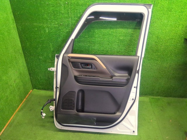 【中古】スペーシア 5AA-MK94S 右フロントドア 68001-53U00