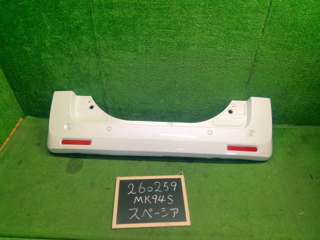 【中古】スペーシア 5AA-MK94S リアバンパーＡＳＳＹ 71811-53U00-ZVR