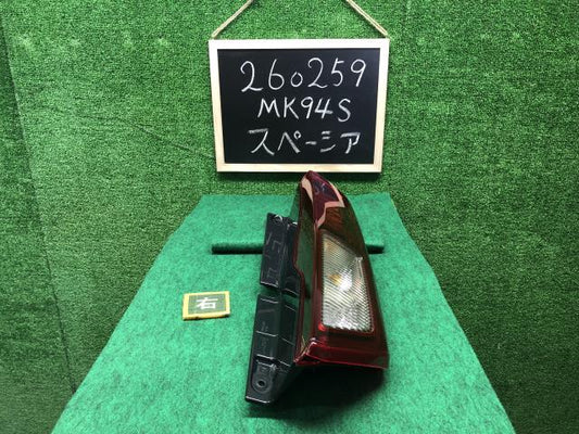 【中古】スペーシア 5AA-MK94S 右テールランプ 35650-53U00