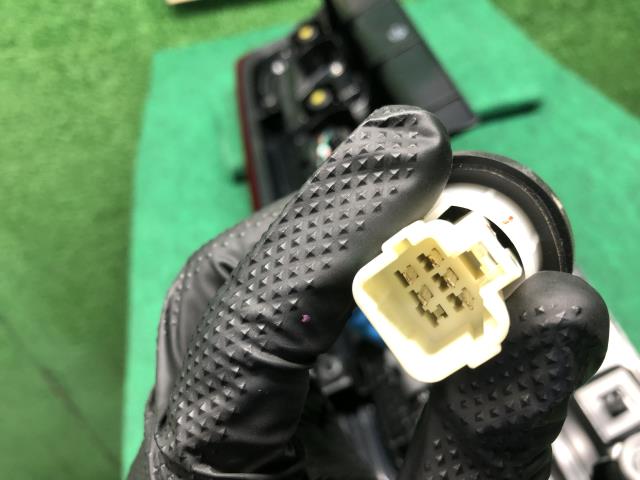 【中古】スペーシア 5AA-MK94S 右テールランプ 35650-53U00