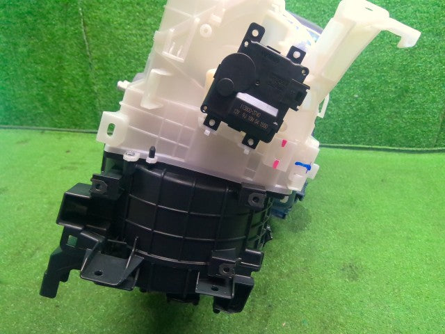 【中古】スペーシア 5AA-MK94S カーヒーター 74100-53UA1