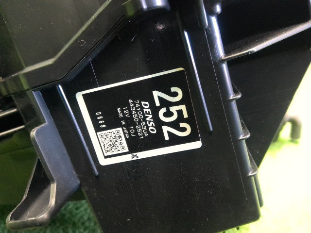 【中古】スペーシア 5AA-MK94S カーヒーター 74100-53UA1