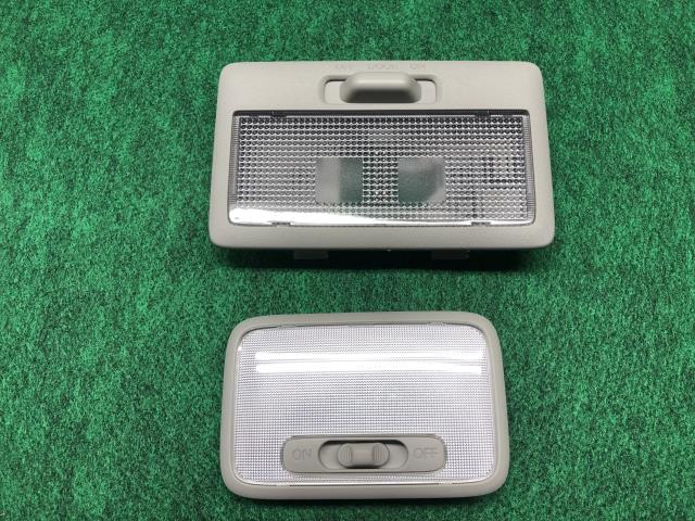 【中古】スペーシア 5AA-MK94S ルームランプ 36210-63J11-6GS