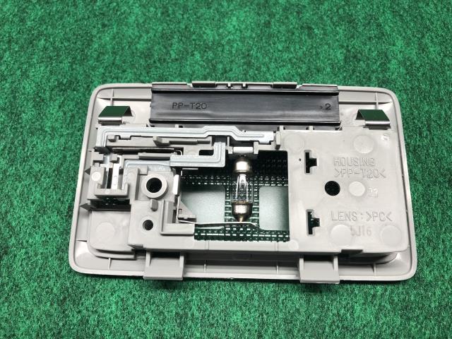 【中古】スペーシア 5AA-MK94S ルームランプ 36210-63J11-6GS