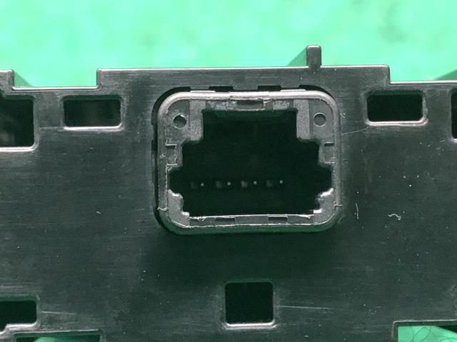 【中古】スペーシア 5AA-MK94S ＵＳＢポート 39470-80P10