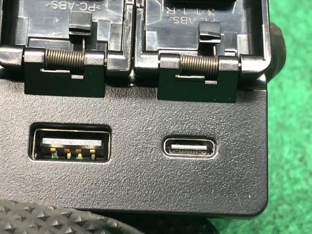 【中古】スペーシア 5AA-MK94S ＵＳＢポート 39470-80P10
