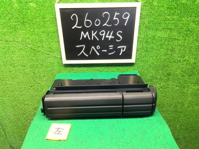 【中古】スペーシア 5AA-MK94S グローブＢＯＸ 73840-53U00-5PK