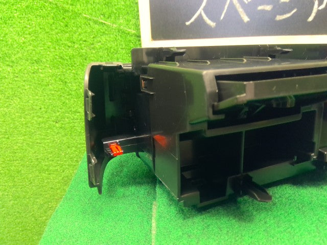 【中古】スペーシア 5AA-MK94S グローブＢＯＸ 73840-53U00-5PK