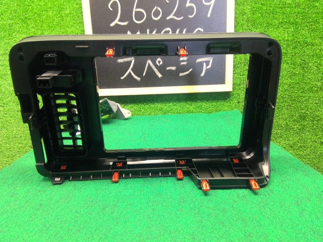 【中古】スペーシア 5AA-MK94S オーディオパネル 73821-53U20-0CE