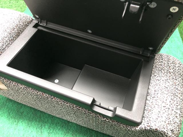 【中古】スペーシア 5AA-MK94S アームレスト 85501-80P50-E6S