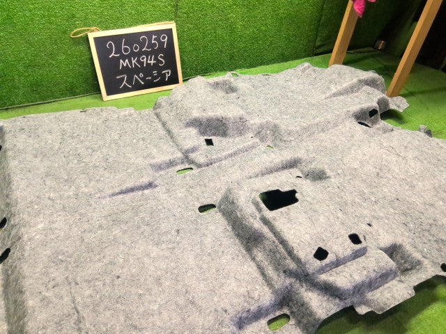 【中古】スペーシア 5AA-MK94S フロアカーペット 75110-53U00-R3F