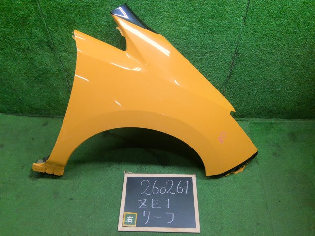 【中古】リーフ ZAA-ZE1 右フロントフェンダー F3100-5SKMA