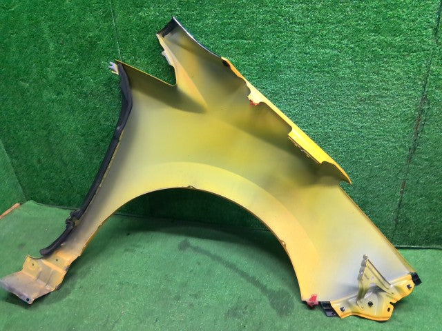 【中古】リーフ ZAA-ZE1 左フロントフェンダー F3101-5SKMA