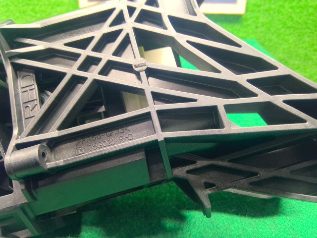 【中古】リーフ ZAA-ZE1 シフトレバー 34901-5SK0A