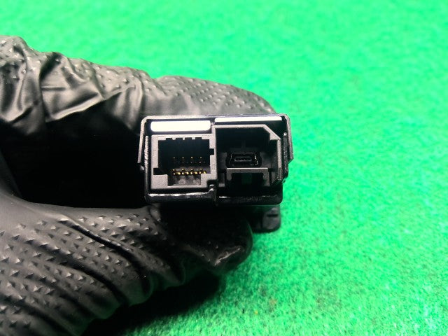【中古】リーフ ZAA-ZE1 USBポート 284H3-5FA0A