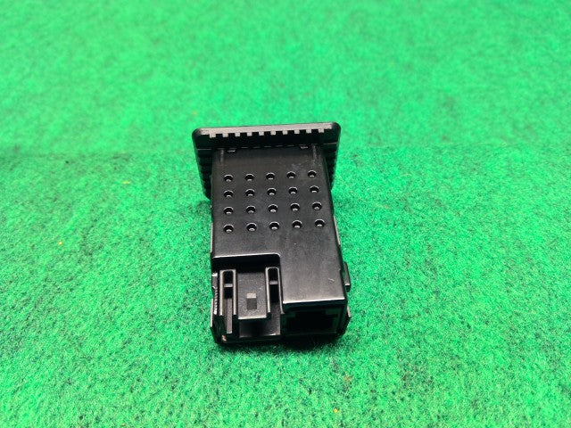 【中古】リーフ ZAA-ZE1 USBポート 284H3-5FA0A