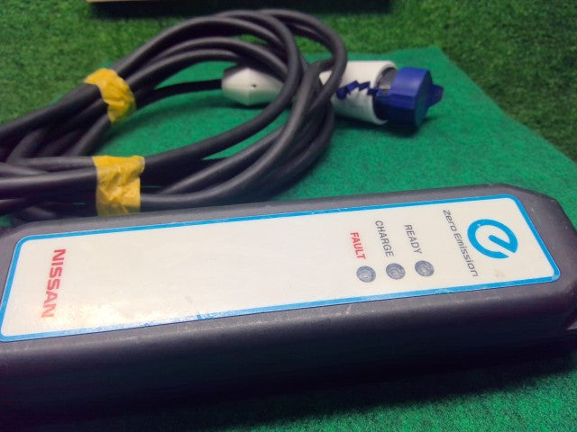 【中古】リーフ ZAA-ZE1 ＵＳＢ／ＡＵＸポート B9690-3NK5E