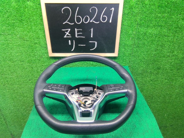 【中古】リーフ ZAA-ZE1 ステアリングホイール 48430-5SK4A