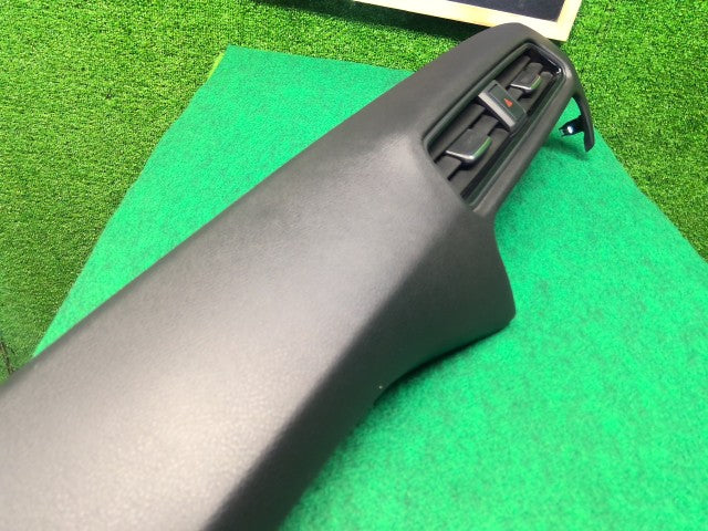 【中古】リーフ ZAA-ZE1 エアコン吹き出し口 68750-5SK0B