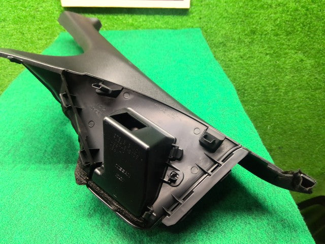 【中古】リーフ ZAA-ZE1 フロント ピラー