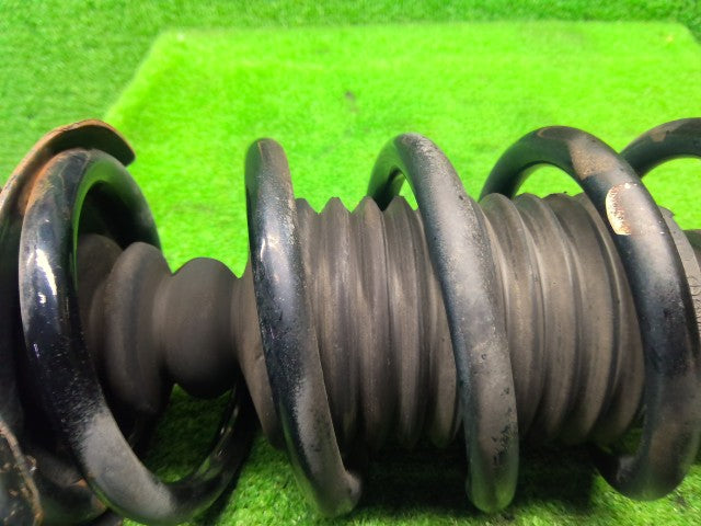 【中古】タント DBA-L385S 右フロントストラット 48510-B2812-