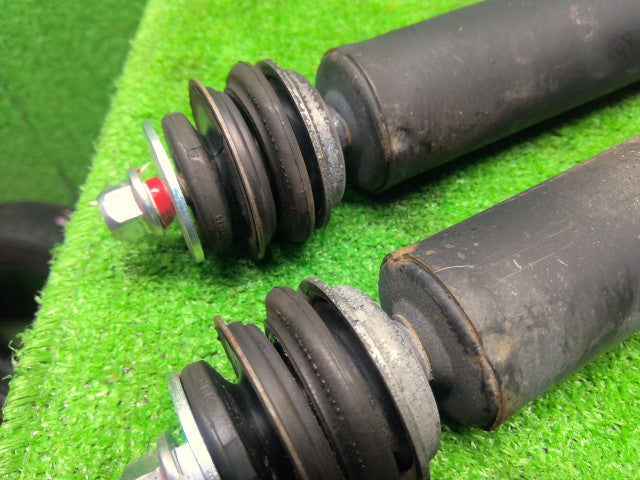 【中古】タント DBA-L385S リアショック アブソーバーセット