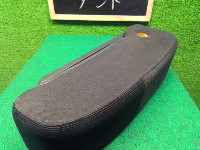 【中古】タント DBA-L385S アームレスト 72810-B2530-C1