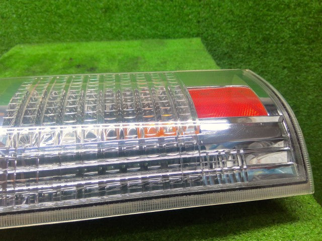 エブリィ 左テールランプ ABA-DA64W 35670-68H30