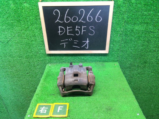 【中古】デミオ DBA-DE5FS 右フロントキャリパー DFZ1-33-98Z