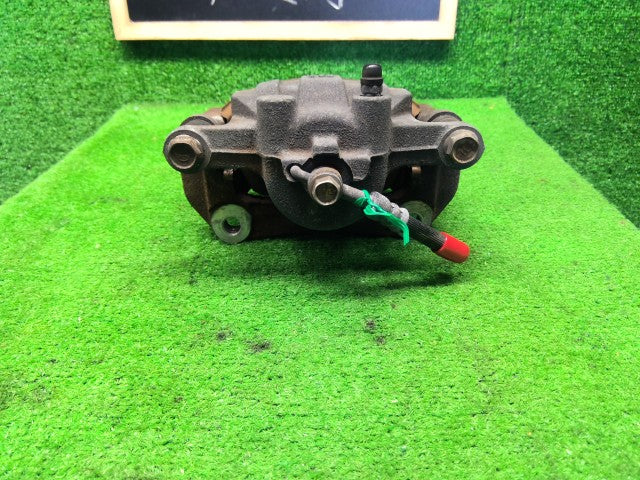 【中古】デミオ DBA-DE5FS 右フロントキャリパー DFZ1-33-98Z