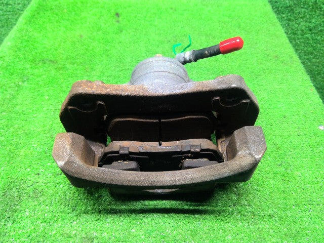 【中古】デミオ DBA-DE5FS 右フロントキャリパー DFZ1-33-98Z